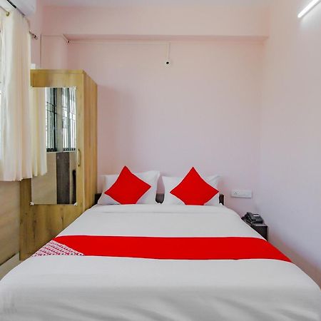 Oyo 79181 Sri Dhanalakshmi Boarding & Lodging บังกาลอร์ ภายนอก รูปภาพ