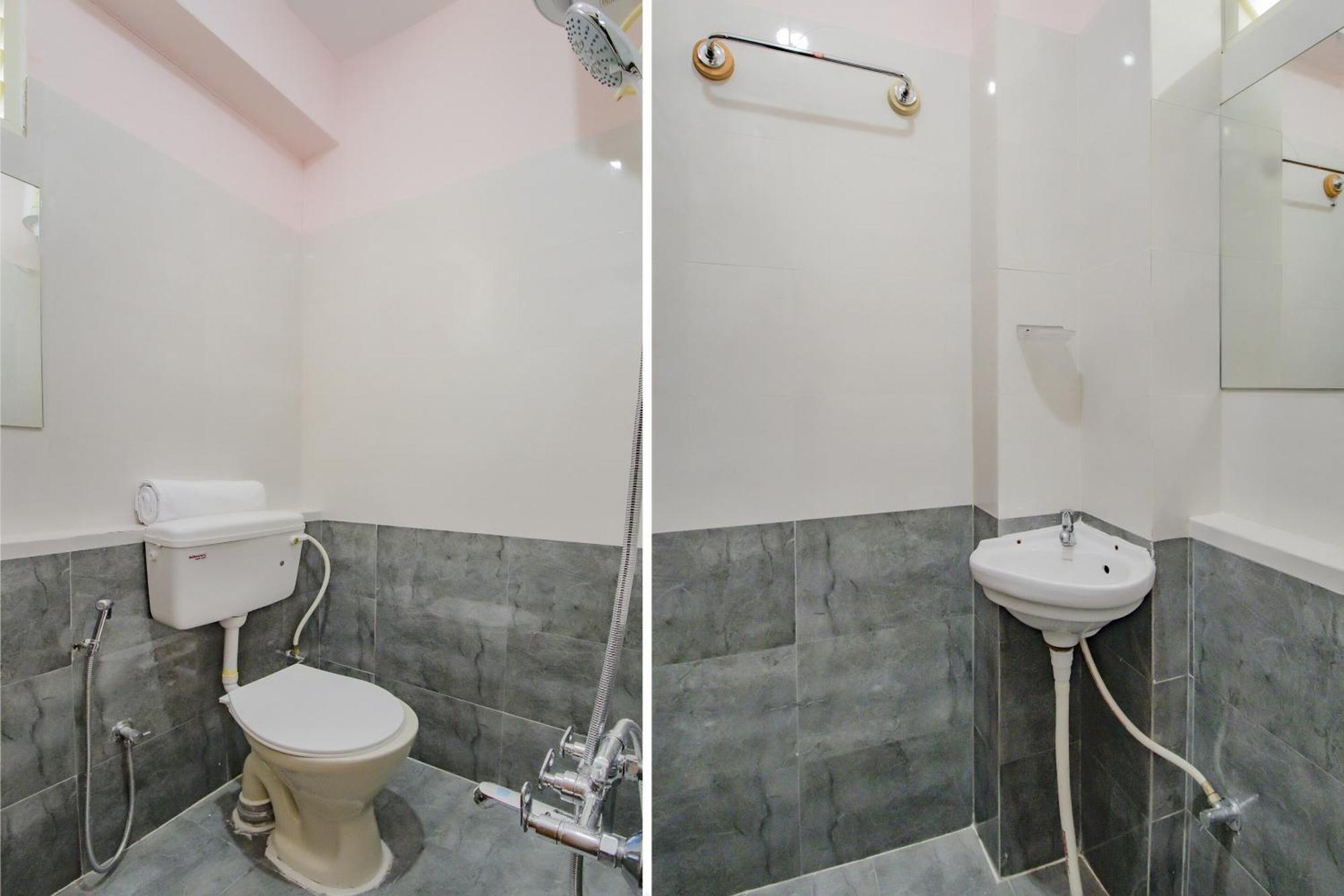 Oyo 79181 Sri Dhanalakshmi Boarding & Lodging บังกาลอร์ ภายนอก รูปภาพ