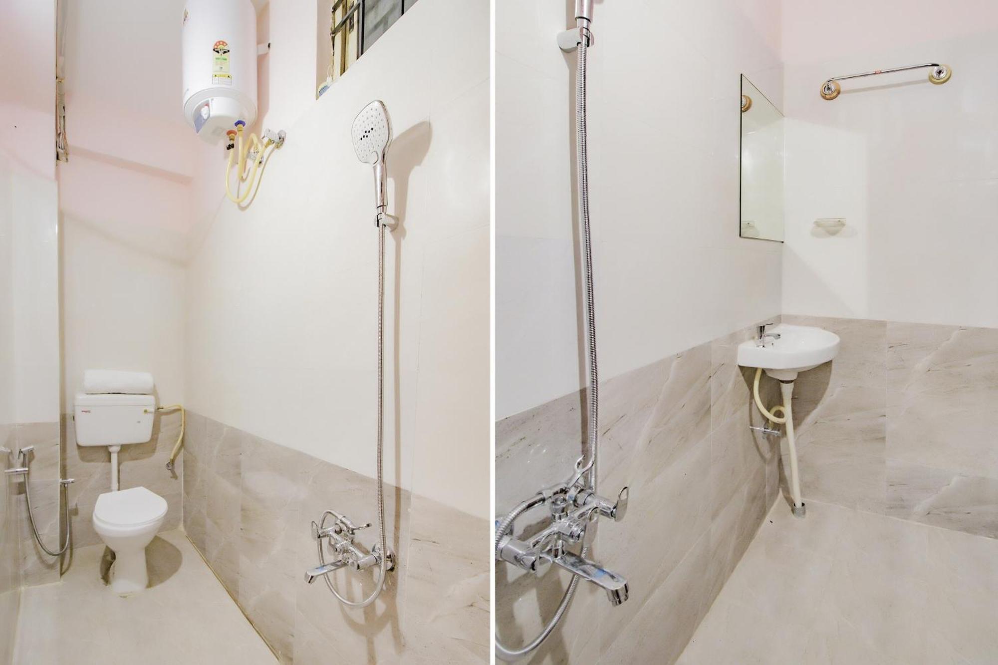 Oyo 79181 Sri Dhanalakshmi Boarding & Lodging บังกาลอร์ ภายนอก รูปภาพ